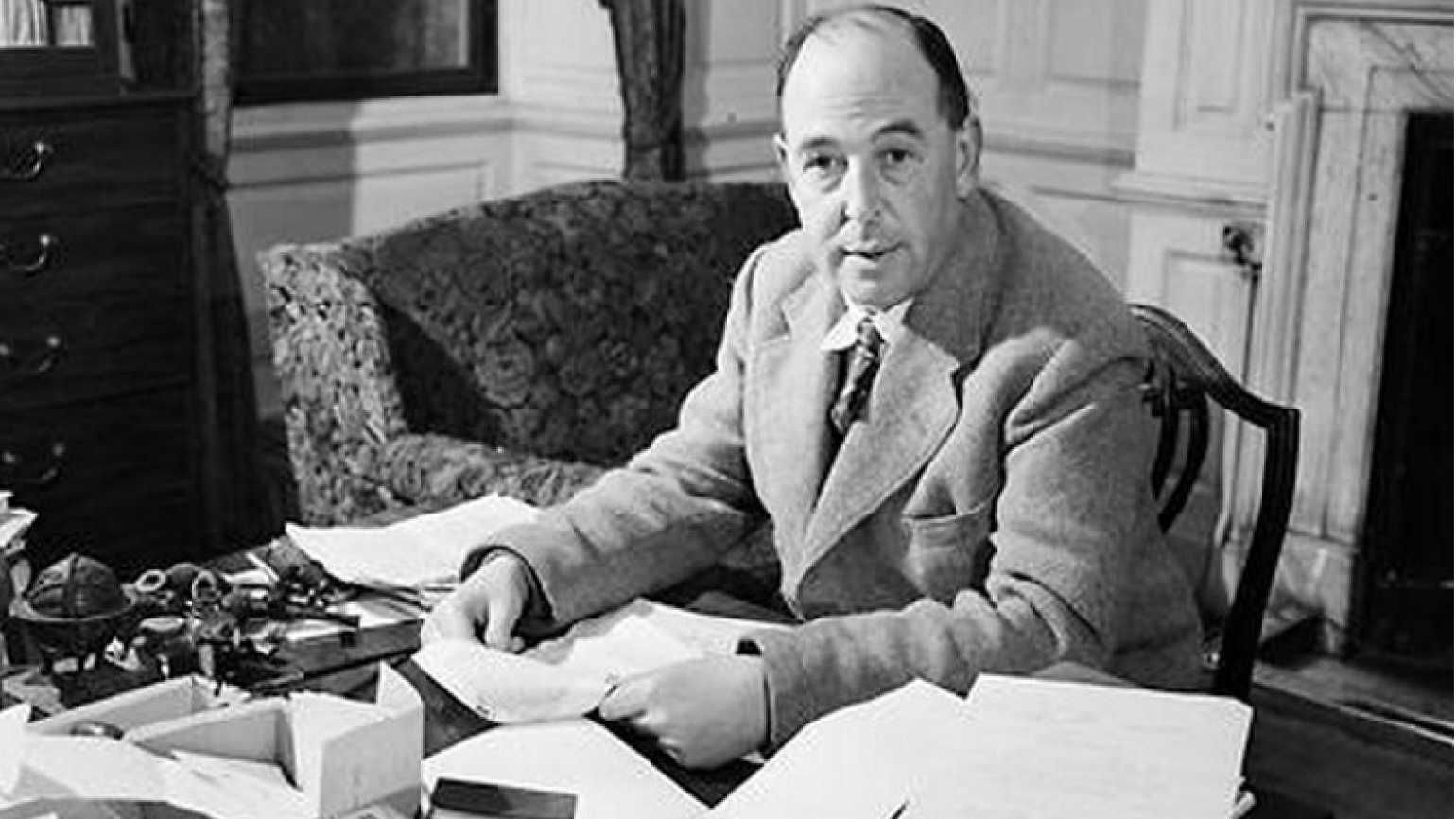 10 Inspiring C.S. Lewis Quotes