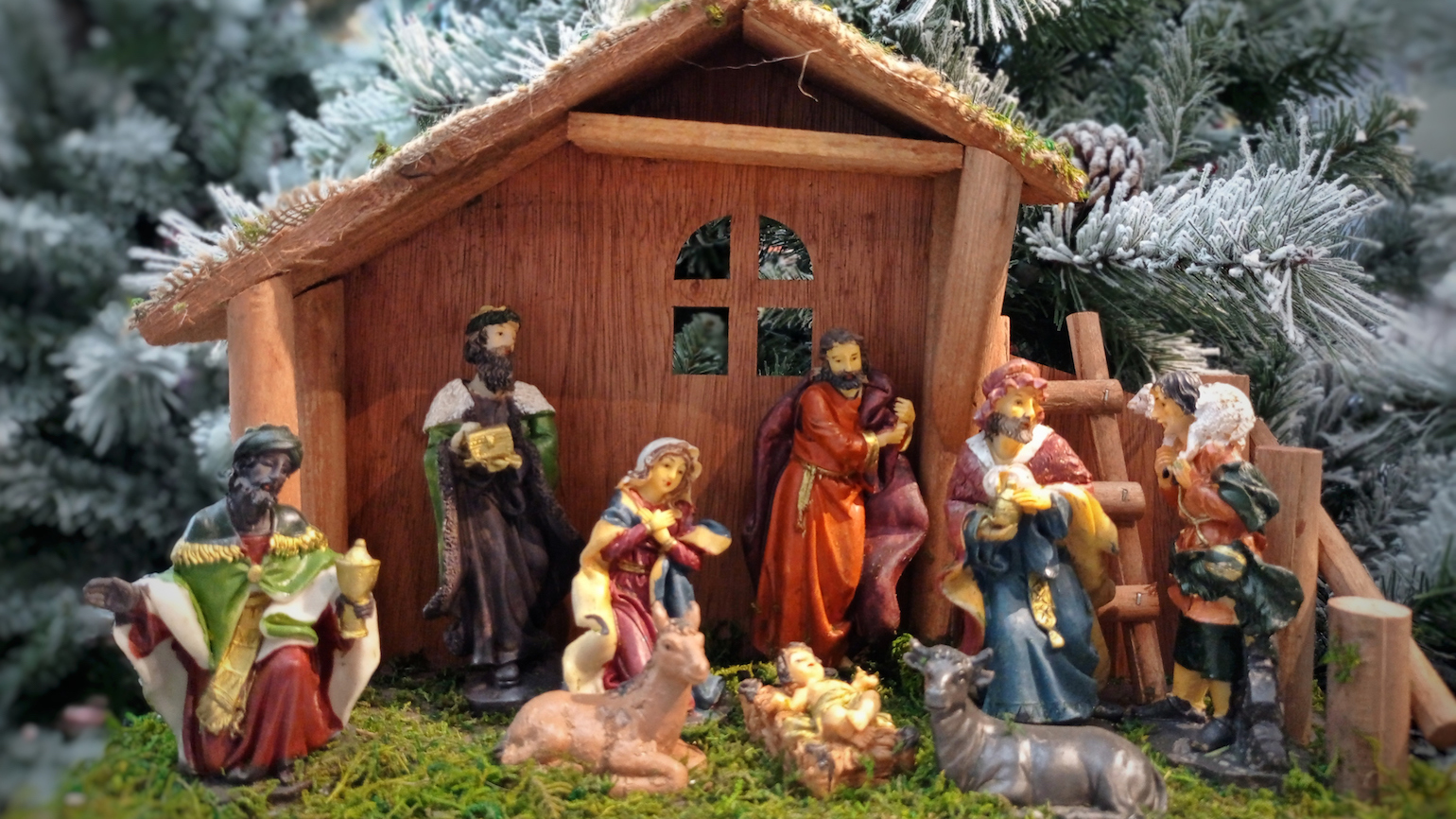 Nativity Prayer: How to Pray for Your Nativity Scene