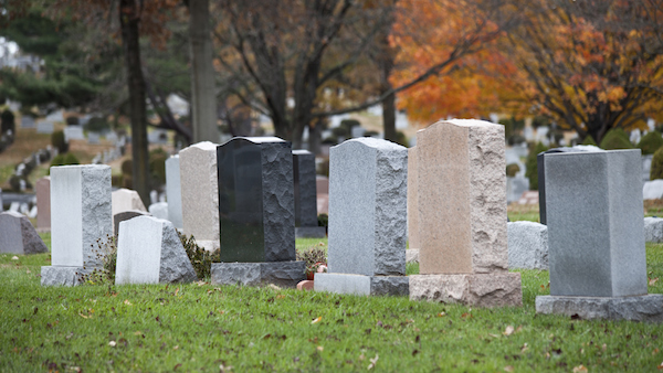 5 Ways to Pray in a Cemetery
