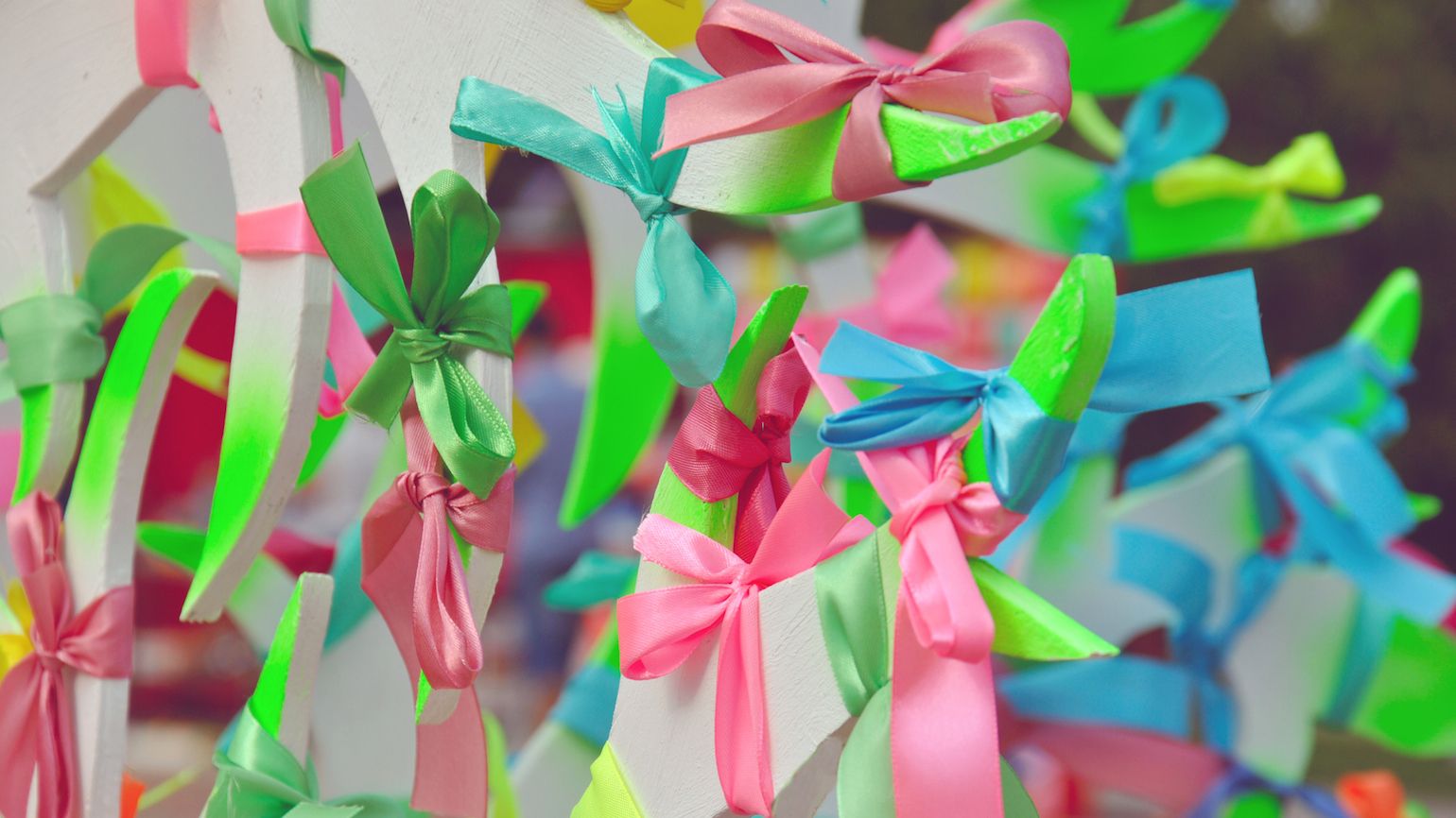 Ribbons as Reminders to Pray for Others