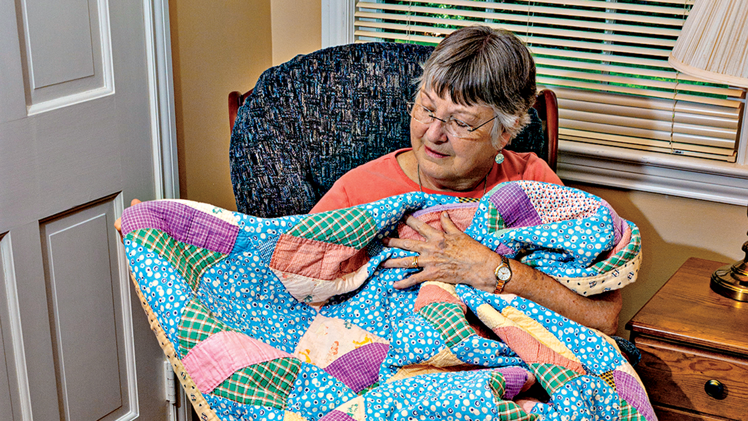 Five Quilts for Five Sisters: A Goodbye Gift from Their Mother
