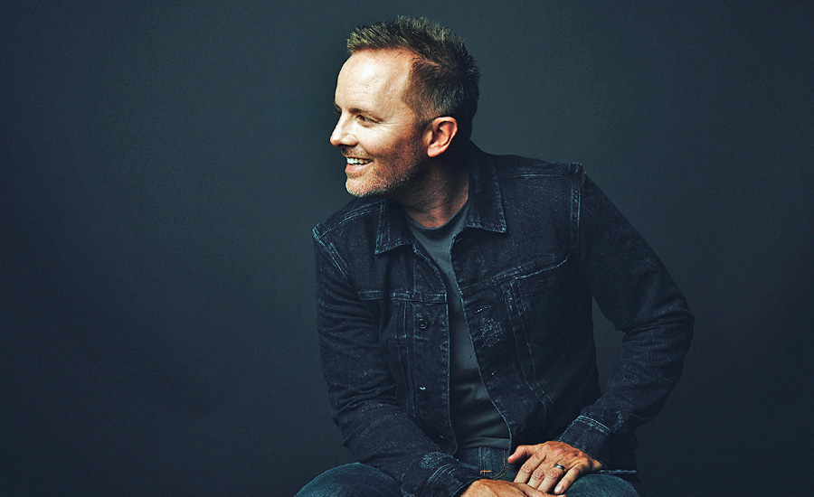 Chris Tomlin Is Singing the Good News on ‘Adore’
