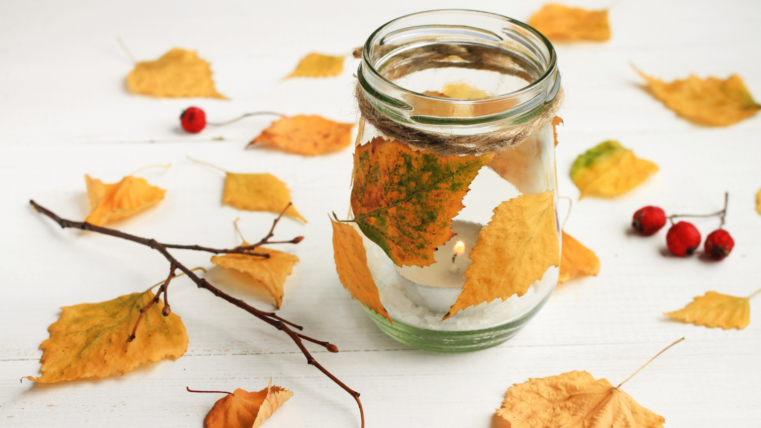 4 Fun and Easy Crafts to Make with Leaves