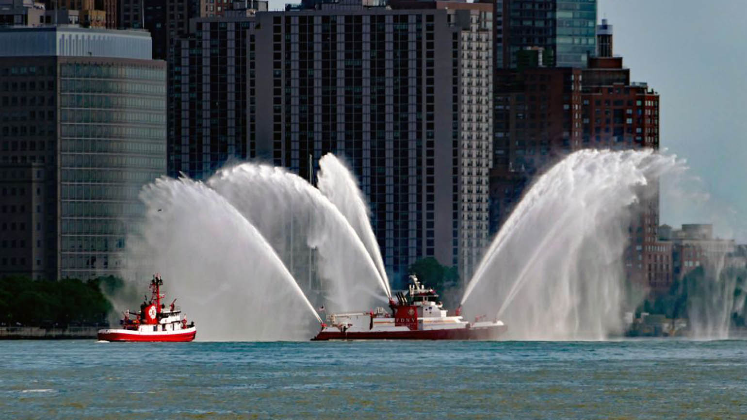 This NY Fireboat Saved Hundreds of People on 9/11