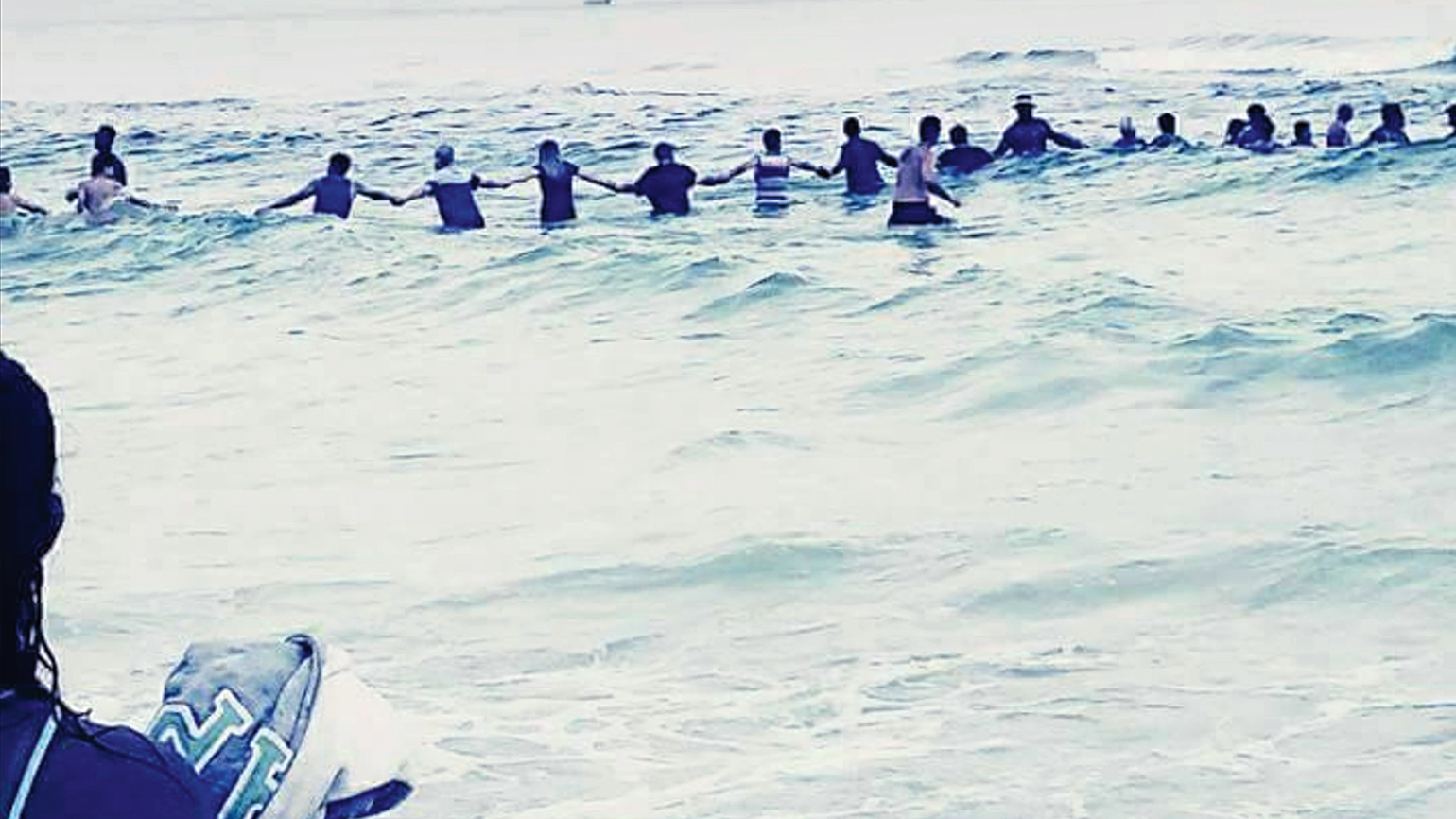 They Formed a Human Chain and Saved Nine People from Drowning