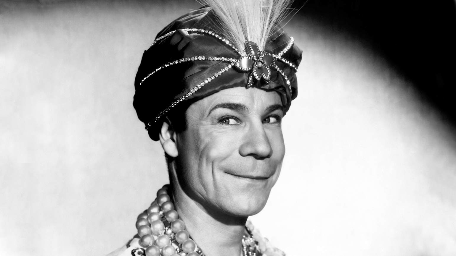 Guideposts Classics: Joe E. Brown on the Power of Laughter