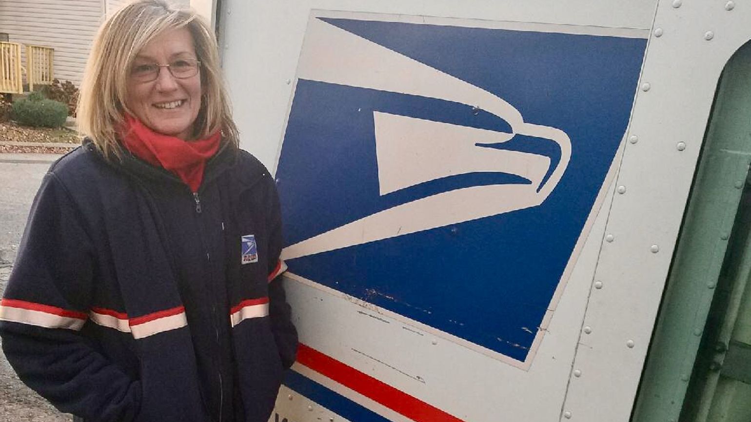 A Mail Carrier’s Instincts Save a Life and Start a Friendship